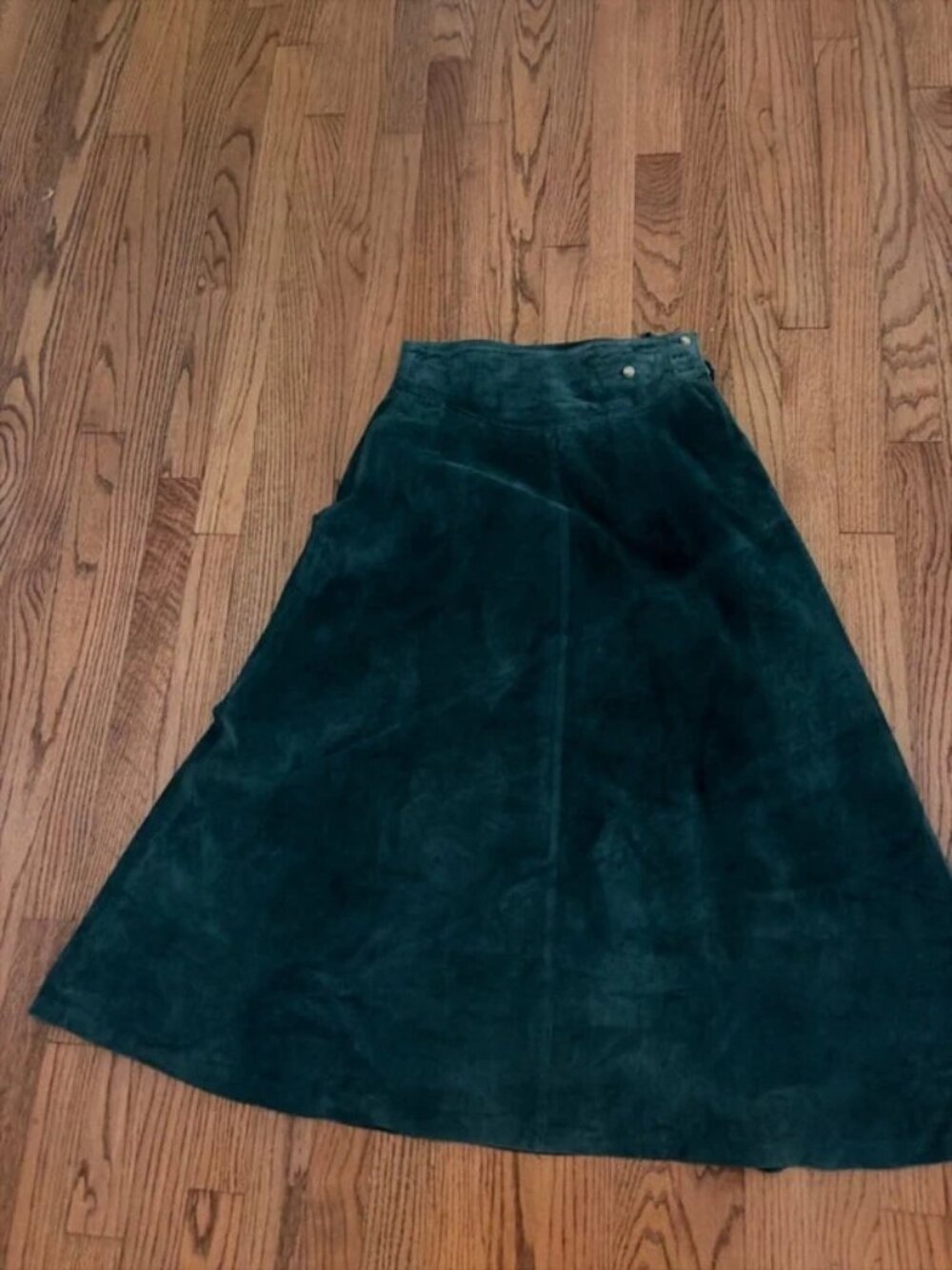 Green suede vintage skirt